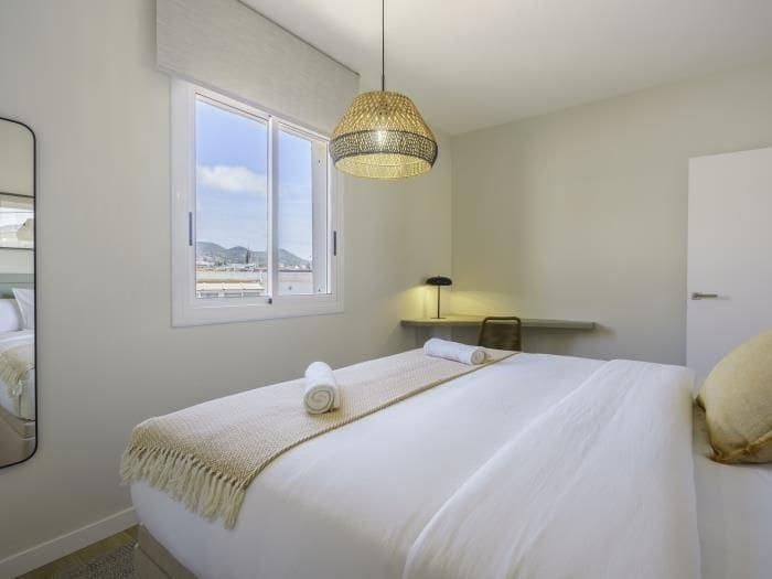 2 bedroom Penthouse for rent in Sitges with garage - € 3,575 (Ref: 9778517)