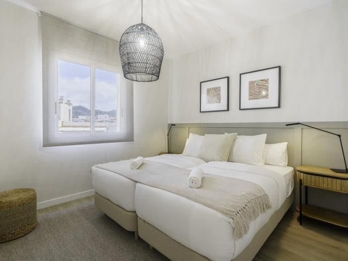 2 bedroom Penthouse for rent in Sitges with garage - € 3,575 (Ref: 9778517)