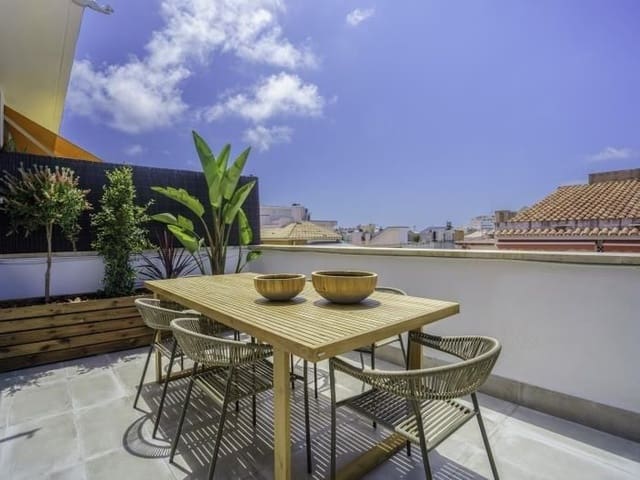2 bedroom Penthouse for rent in Sitges with garage - € 3,575 (Ref: 9778517)
