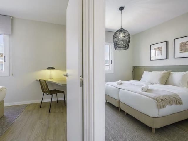 2 bedroom Penthouse for rent in Sitges with garage - € 3,575 (Ref: 9778517)