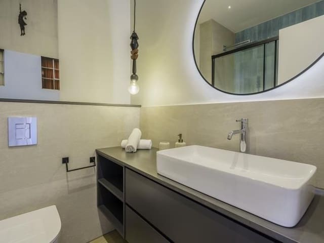 2 bedroom Penthouse for rent in Sitges with garage - € 3,575 (Ref: 9778517)