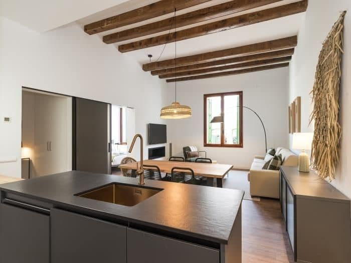 6 bedroom Flat for rent in Sitges - € 3,000 (Ref: 9778518)