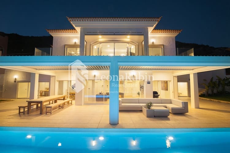 4 soverom Villa til salgs i Roque del Conde med svømmebasseng - € 2 395 000 (Ref: 6791599)