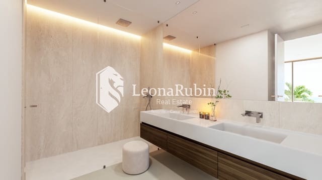 Chalet de 4 habitaciones en Los Cristianos, Arona en venta con piscina garaje - 2.890.000 € (Ref: 8416693)