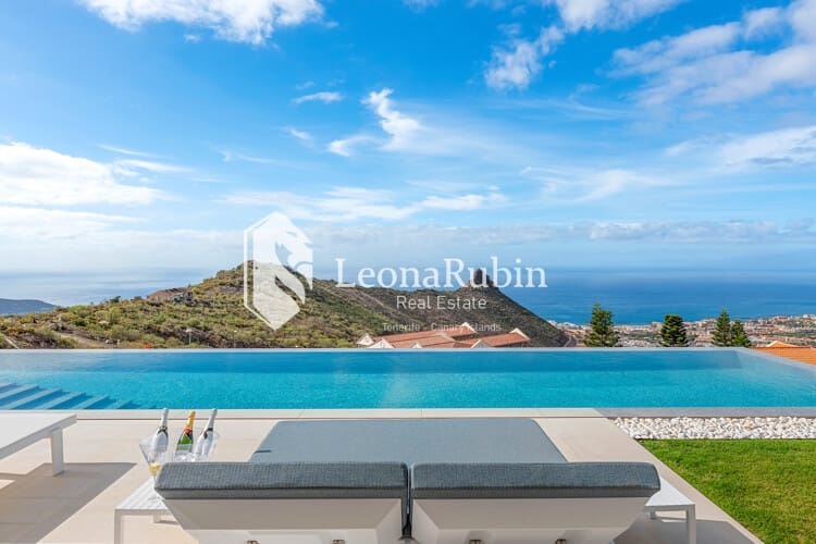 4 quarto Moradia para venda em Roque del Conde com piscina garagem - 3 390 000 € (Ref: 8416694)