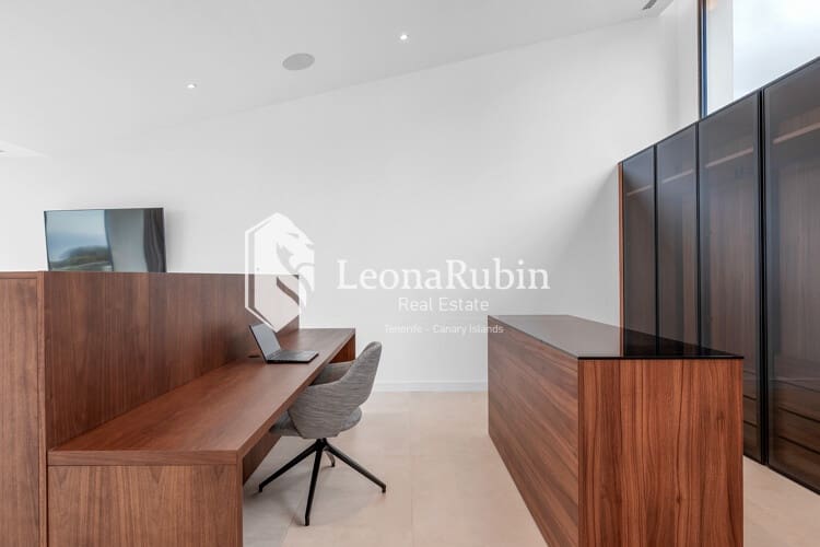 4 quarto Moradia para venda em Roque del Conde com piscina garagem - 3 390 000 € (Ref: 8416694)