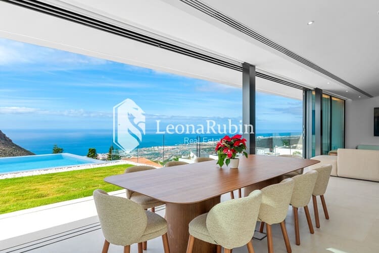 4 quarto Moradia para venda em Roque del Conde com piscina garagem - 3 390 000 € (Ref: 8416694)