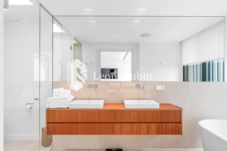 4 quarto Moradia para venda em Roque del Conde com piscina garagem - 3 390 000 € (Ref: 8416694)