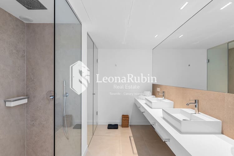 4 quarto Moradia para venda em Roque del Conde com piscina garagem - 3 390 000 € (Ref: 8416694)