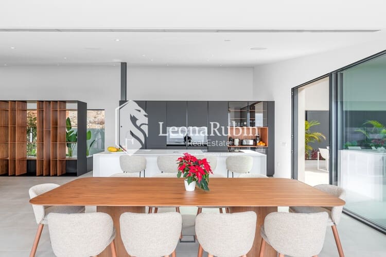 4 quarto Moradia para venda em Roque del Conde com piscina garagem - 3 390 000 € (Ref: 8416694)