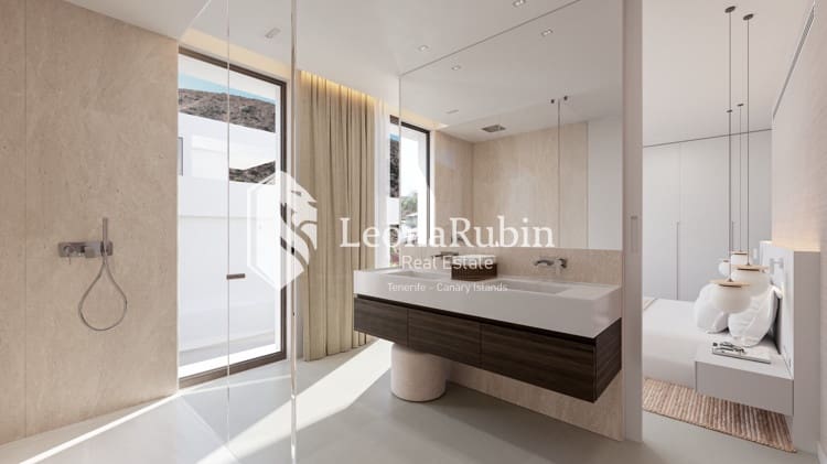 4 soveværelse Villa til salg i Los Cristianos med swimmingpool - € 2.890.000 (Ref: 8774428)