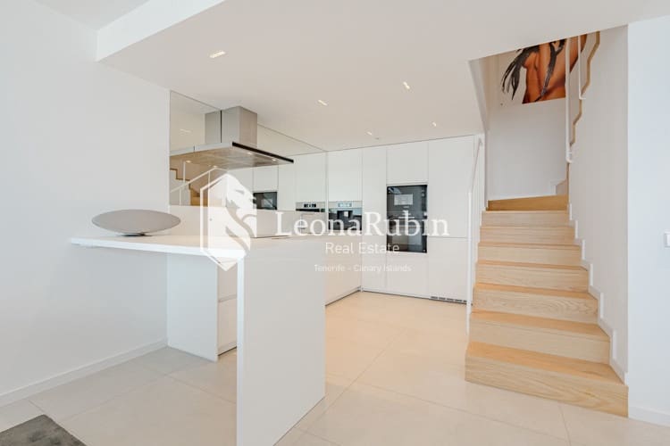 2 soveværelse Lejlighed til salg i Los Gigantes med swimmingpool garage - € 895.000 (Ref: 8973431)