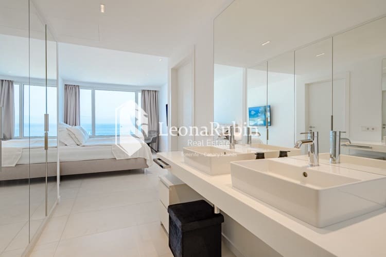 2 soveværelse Lejlighed til salg i Los Gigantes med swimmingpool garage - € 895.000 (Ref: 8973431)