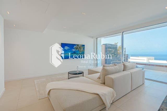 2 bedroom Flat for sale in Los Gigantes, Santiago del Teide with pool garage - € 895,000 (Ref: 8973431)