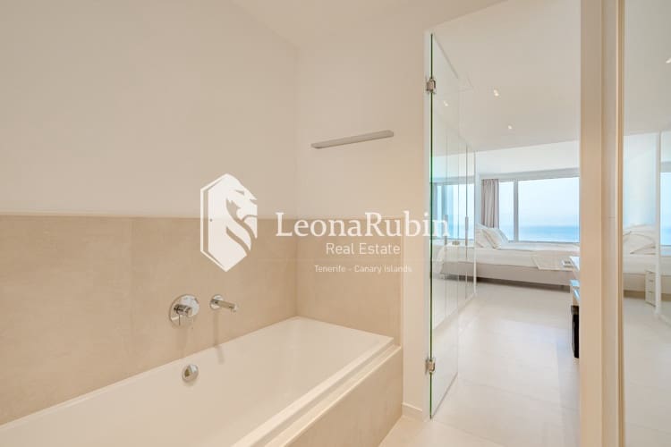 2 soveværelse Lejlighed til salg i Los Gigantes med swimmingpool garage - € 895.000 (Ref: 8973431)