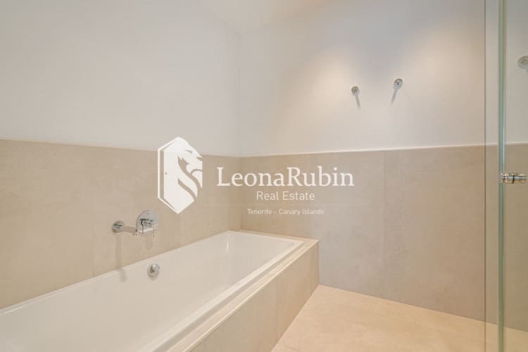 2 soveværelse Lejlighed til salg i Los Gigantes med swimmingpool garage - € 895.000 (Ref: 8973431)