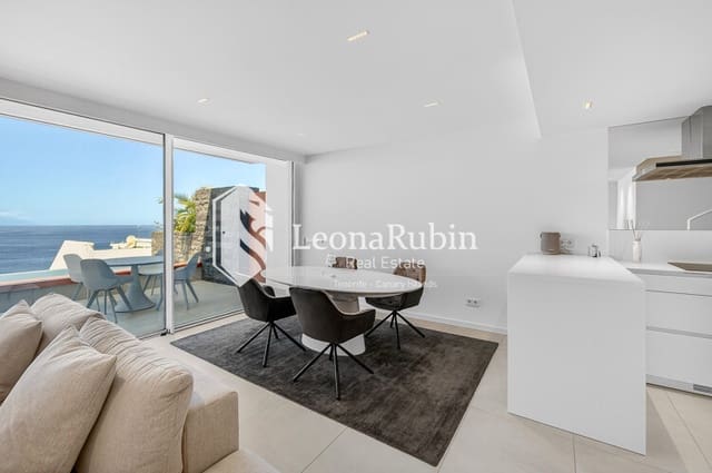 2 slaapkamer Flat te koop in Los Gigantes, Santiago del Teide met zwembad garage - € 895.000 (Ref: 8973431)