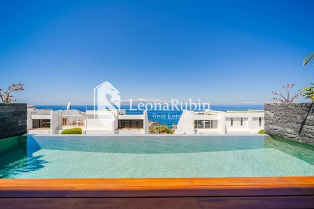 2 slaapkamer Flat te koop in Los Gigantes, Santiago del Teide met zwembad garage - € 895.000 (Ref: 8973431)