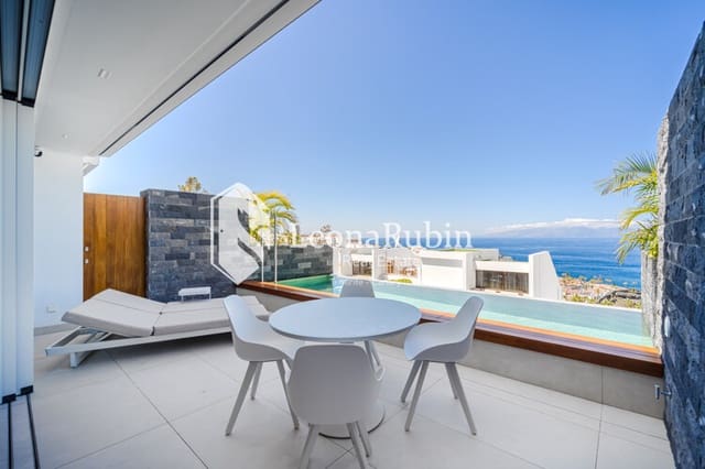 2 slaapkamer Flat te koop in Los Gigantes, Santiago del Teide met zwembad garage - € 895.000 (Ref: 8973431)