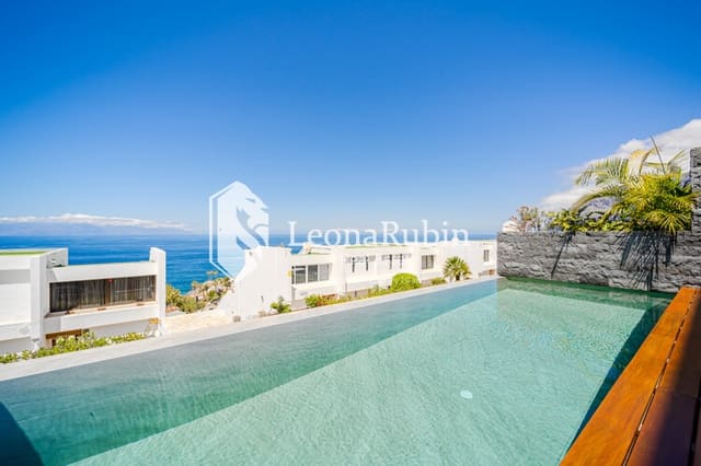 2 slaapkamer Flat te koop in Los Gigantes, Santiago del Teide met zwembad garage - € 895.000 (Ref: 8973431)