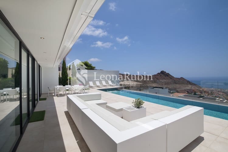 4 soveværelse Villa til salg i Roque del Conde med swimmingpool garage - € 2.995.000 (Ref: 9084405)