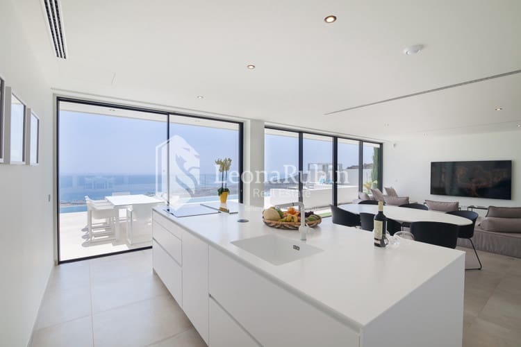 4 soveværelse Villa til salg i Roque del Conde med swimmingpool garage - € 2.995.000 (Ref: 9084405)