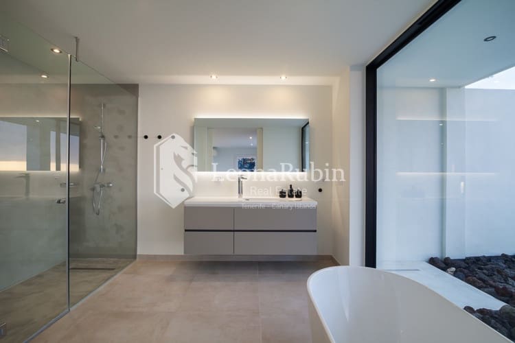 4 soveværelse Villa til salg i Roque del Conde med swimmingpool garage - € 2.995.000 (Ref: 9084405)