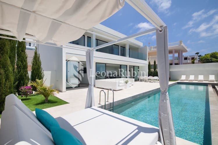 4 soveværelse Villa til salg i Roque del Conde med swimmingpool garage - € 2.995.000 (Ref: 9084405)