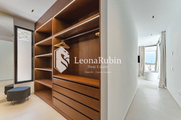 4 soveværelse Villa til salg i Roque del Conde med swimmingpool garage - € 2.775.000 (Ref: 9084408)