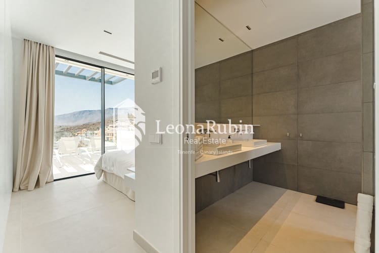 4 soveværelse Villa til salg i Roque del Conde med swimmingpool garage - € 2.775.000 (Ref: 9084408)