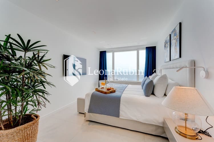 2 soveværelse Penthouse til salg i Los Gigantes med swimmingpool - € 1.345.000 (Ref: 9532740)