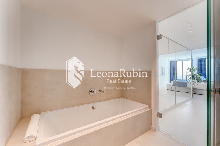 2 soveværelse Penthouse til salg i Los Gigantes med swimmingpool - € 1.345.000 (Ref: 9532740)