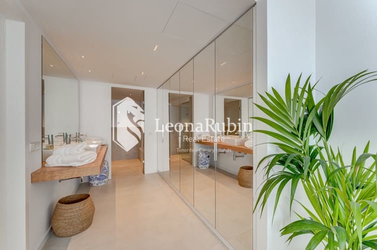 2 soveværelse Penthouse til salg i Los Gigantes med swimmingpool - € 1.345.000 (Ref: 9532740)