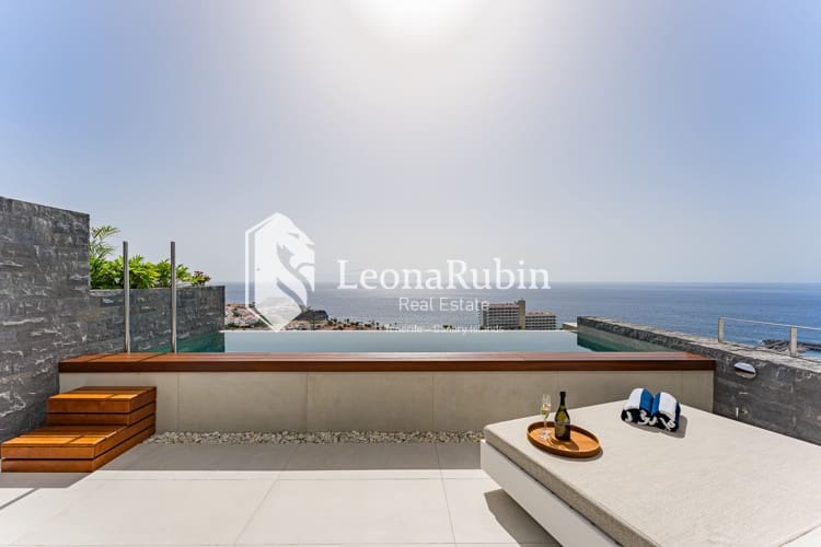 2 soveværelse Penthouse til salg i Los Gigantes med swimmingpool - € 1.345.000 (Ref: 9532740)