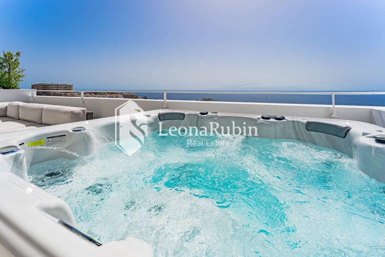 2 soveværelse Penthouse til salg i Los Gigantes med swimmingpool - € 1.345.000 (Ref: 9532740)