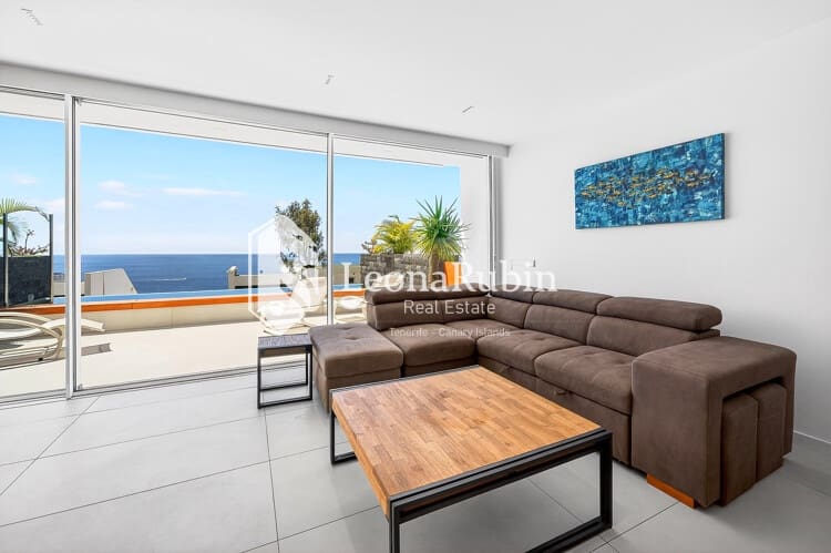 2 bedroom Flat for sale in Los Gigantes with pool - € 995,000 (Ref: 9834591)