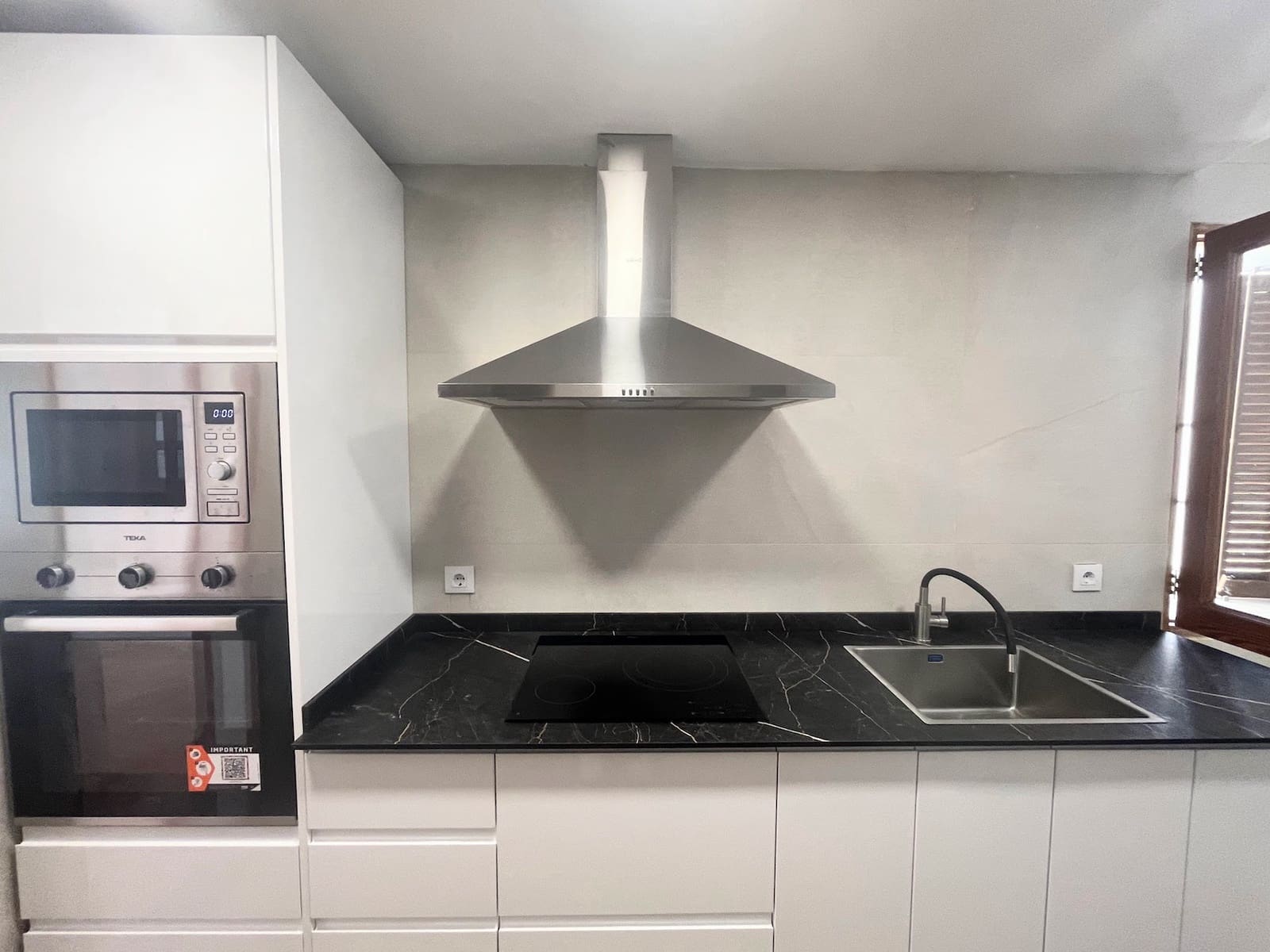 4 bedroom Flat for rent in Cala Millor - € 2,500 (Ref: 10100750)