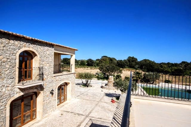 9 bedroom Villa for sale in Artà - € 3,000,000 (Ref: 8546442)