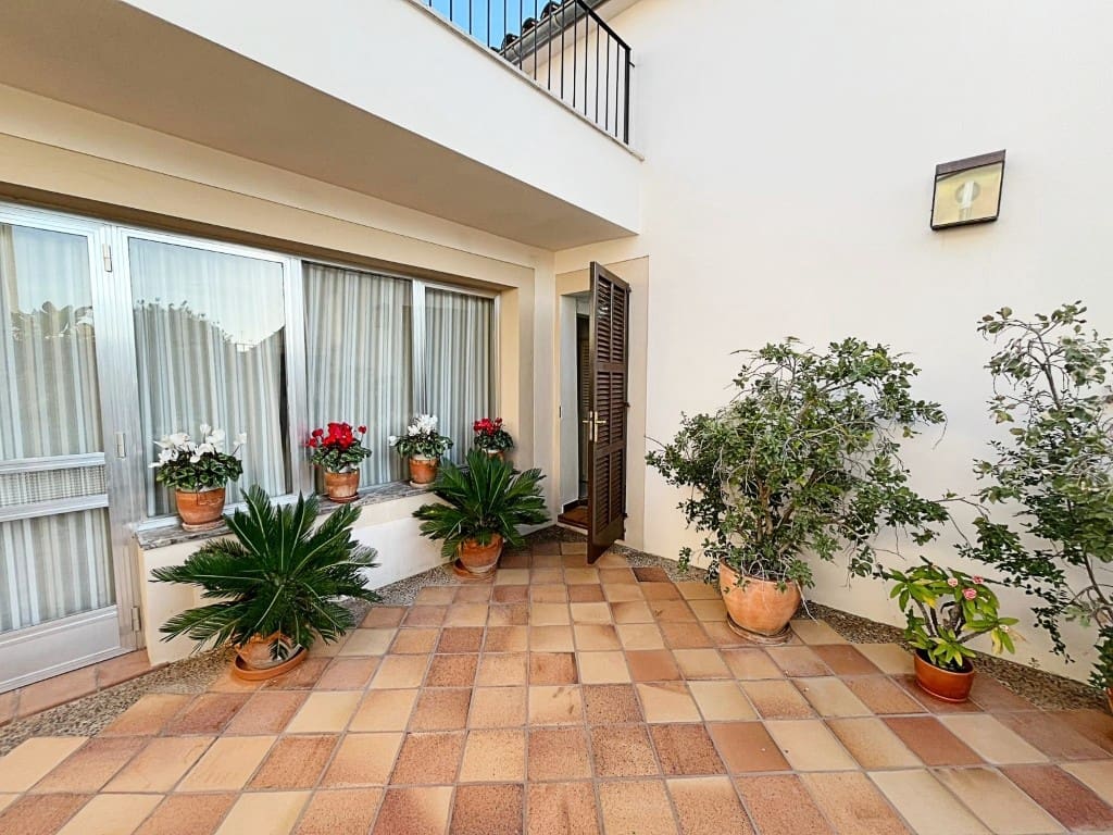 4 soverom Rekkehus til salgs i Sant Llorenc des Cardassar med garasje - € 850 000 (Ref: 9525734)