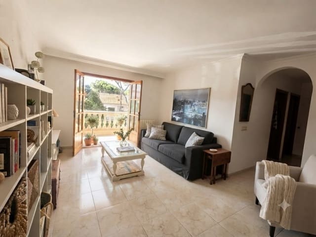 3 bedroom Flat for sale in Cala Ratjada, Capdepera with garage - € 345,000 (Ref: 10007099)