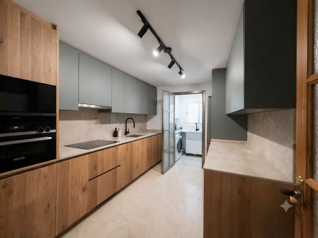 3 bedroom Flat for sale in Cala Ratjada, Capdepera with garage - € 345,000 (Ref: 10007099)