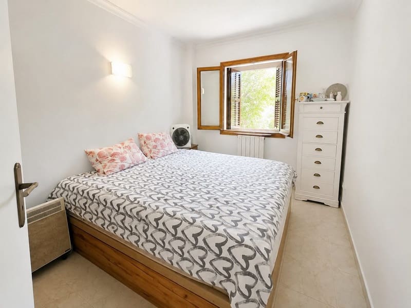 3 bedroom Flat for sale in Cala Ratjada with garage - € 345,000 (Ref: 10007099)