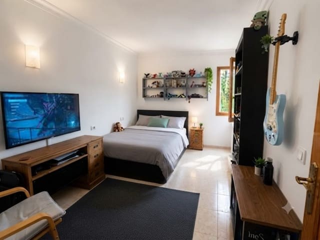 3 bedroom Flat for sale in Cala Ratjada, Capdepera with garage - € 345,000 (Ref: 10007099)