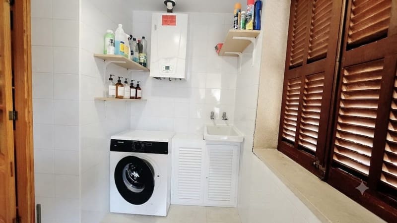 3 bedroom Flat for sale in Cala Ratjada with garage - € 345,000 (Ref: 10007099)