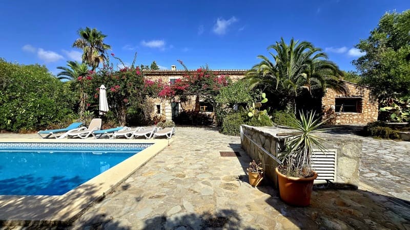 3 sovrum Finca/Hus på landet till salu i Sant Llorenc des Cardassar med pool garage - 1 300 000 € (Ref: 10007606)