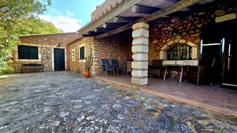 3 sovrum Finca/Hus på landet till salu i Sant Llorenc des Cardassar med pool garage - 1 300 000 € (Ref: 10007606)