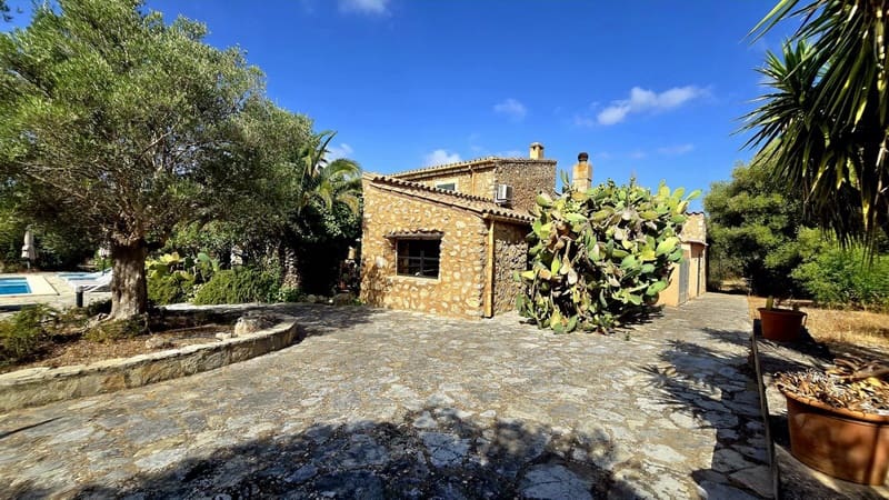 3 sovrum Finca/Hus på landet till salu i Sant Llorenc des Cardassar med pool garage - 1 300 000 € (Ref: 10007606)