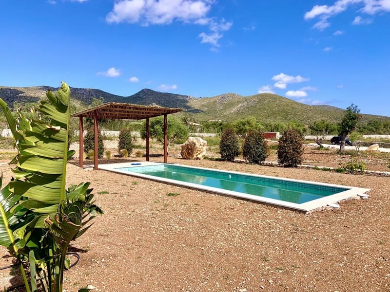 3 sovrum Finca/Hus på landet till salu i Cala Ratjada med pool garage - 2 850 000 € (Ref: 10045686)