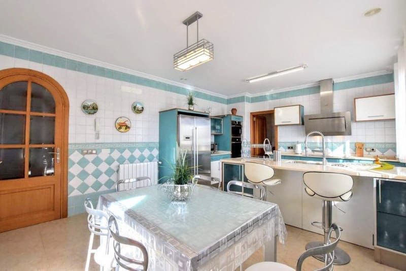 4 soverom Villa til salgs i Cala Ratjada med svømmebasseng garasje - € 1 100 000 (Ref: 7662345)