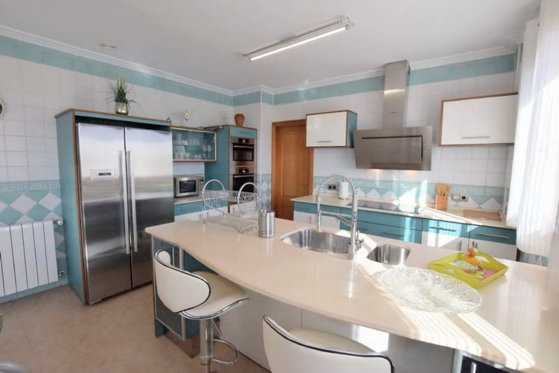 4 soverom Villa til salgs i Cala Ratjada med svømmebasseng garasje - € 1 100 000 (Ref: 7662345)